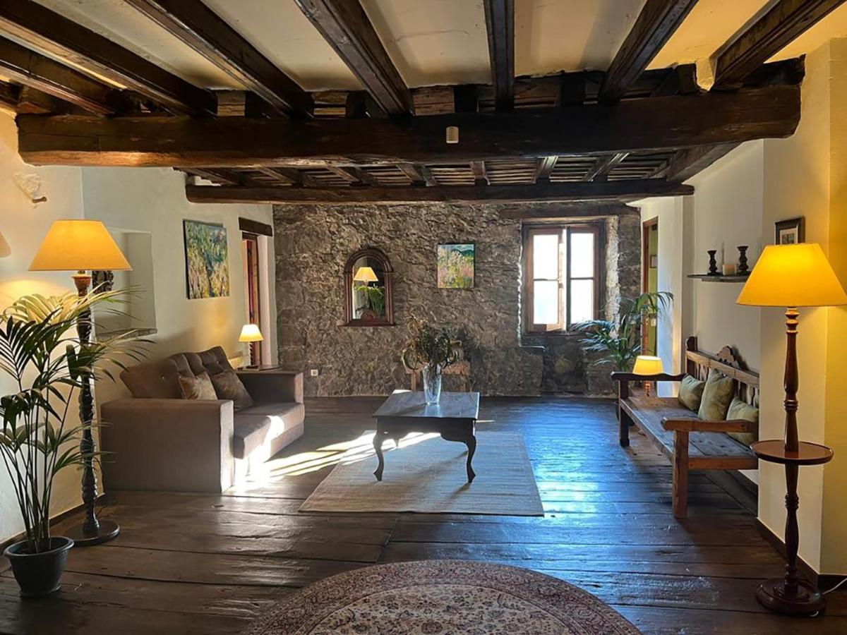 Отель El Querol Vell Borreda Экстерьер фото